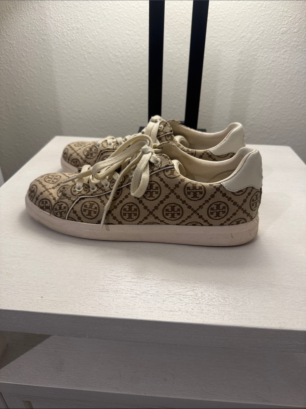 EUC ~ Tory Burch Beige/Brown Howell Logo Canvas Sneakers - Picture 5 of 9